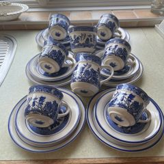 Vintage Arklow Pottery "Willow " 20 piece Teaset in Mint condition