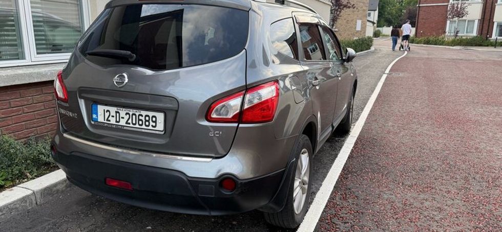 Nissan Qashqai + 2, seven seater, silver grey