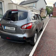 Nissan Qashqai + 2, seven seater, silver grey