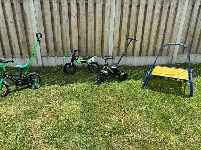 QPlay Elite Pro 2-in-1 Trike with Push Bar Black