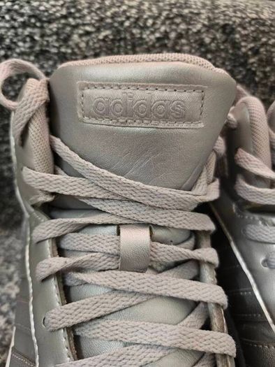 Silver Adidas Original Uk7 (EU40.5)