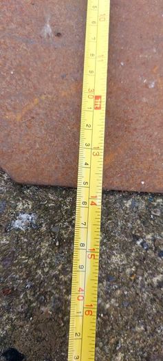 metal stand ,sold as seen,,nice weight to it ,buyer collects or pays postage thank you
