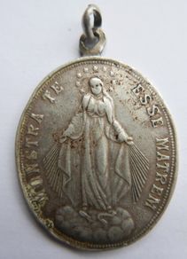 Irish 1948 Sterling Silver Holy Miraculous Medal Esse Matrem Children of Mary 9,2g