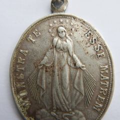 Irish 1948 Sterling Silver Holy Miraculous Medal Esse Matrem Children of Mary 9,2g