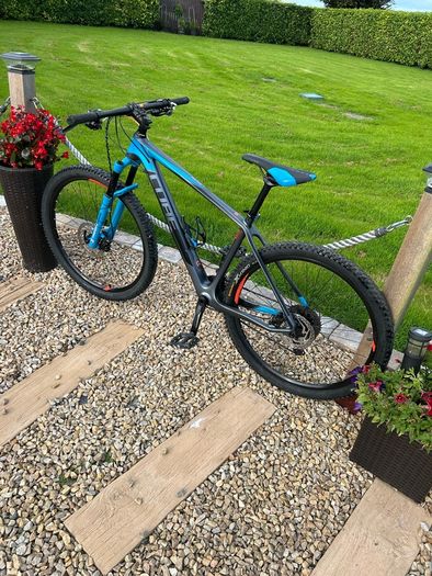 Cube carbon BIke