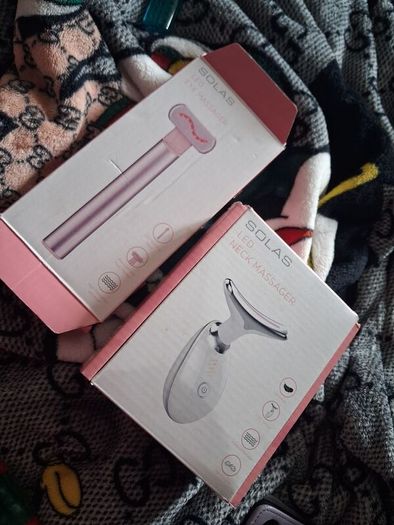 LED eye massager