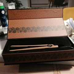 aria Ceramic hair straighteners new unwanted gift cost 140 e