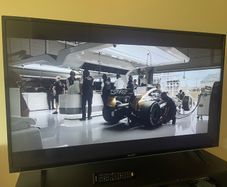 4K 55" Smart TV + TV Stand