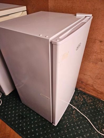 undercounter fridge