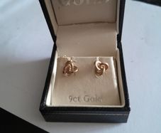 ladies 9ct gold earrings