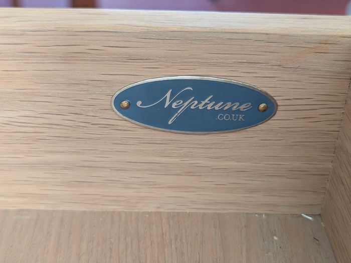 Neptune Dresser