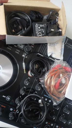 Native Instruments Traktor Kontrol S4 MK2 &Headset