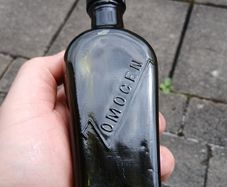 Zomogen vintage bottle