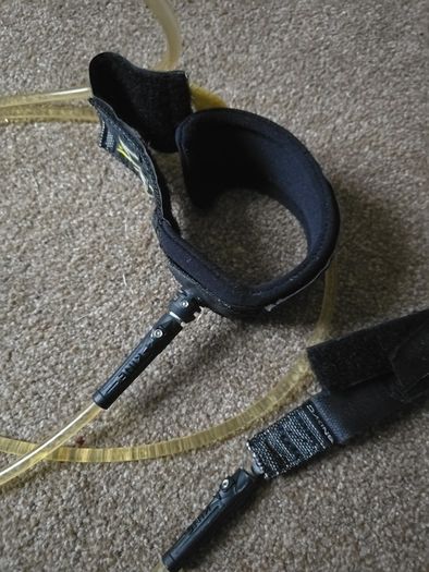 Dakine leash for surf board