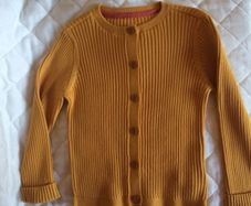 Girl's cardigan. Age 2-3 Yrs. New