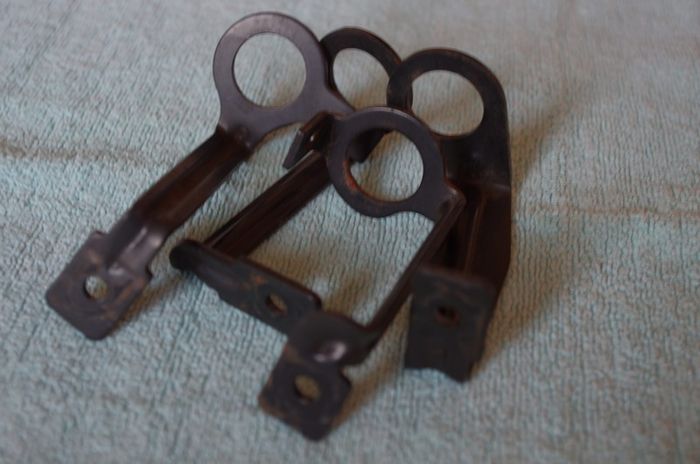 BMW E38 and Z8 E52. Brackets