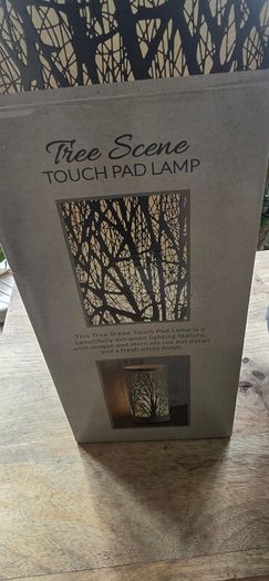 beautiful tree scene table lamp new