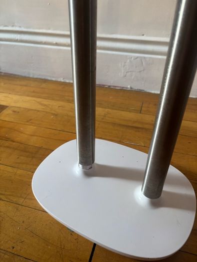 Toilet paper stand