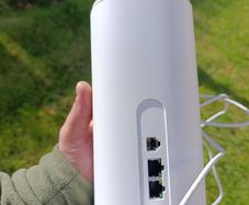 5G modem with simcard