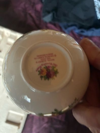 OLD Country Rose - Royal Albert - various