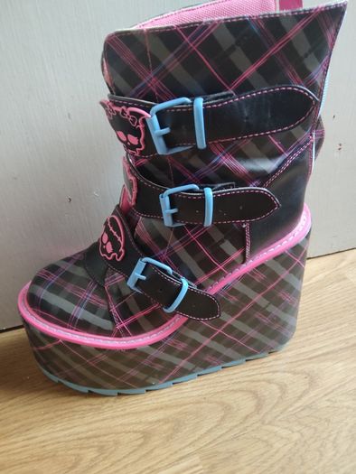 Monster High boots