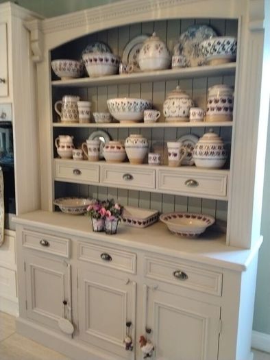 Solid kitchen dresser delivery arranged