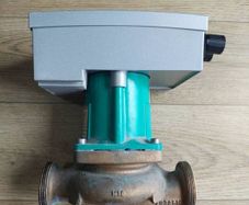 Wilo Yonos MAXO-Z 30/0.5-12 Commercial Circulating Pump For Parts / Repair