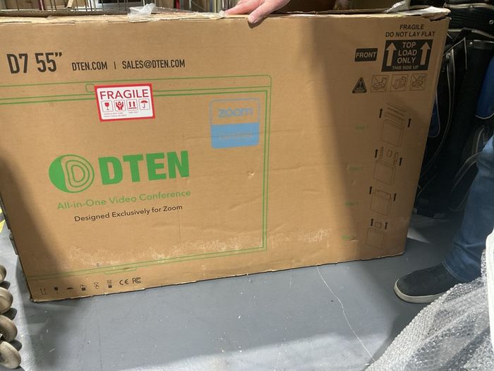 DTEN D7 55 inch interactive screen