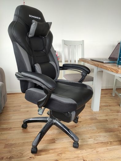 SONGMICS Gaming/Office/Desk Chair, with Footrest, Ergonomic Design, Adjustable Headrest, Lumbar Support, Maximum Load 150 kg, Black/Grey
