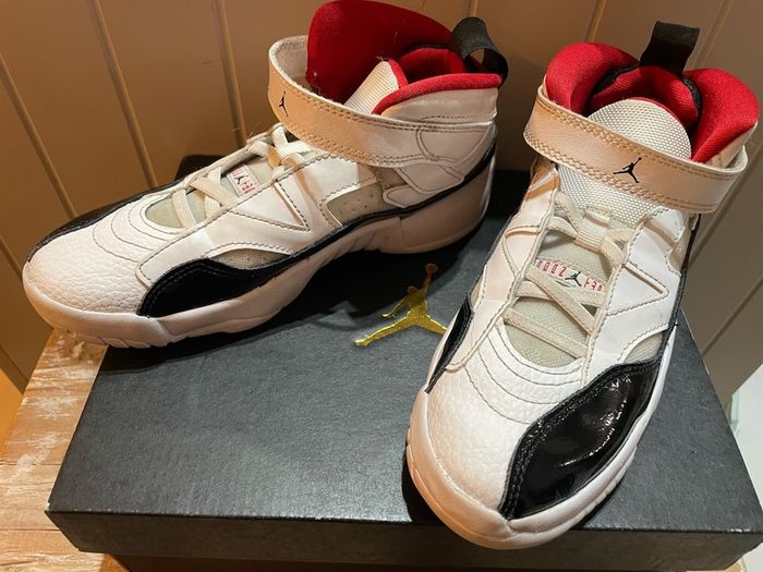 Nike Sky Jordan kids trainers runners size 2