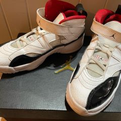 Nike Sky Jordan kids trainers runners size 2