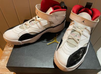 Nike Sky Jordan kids trainers runners size 2