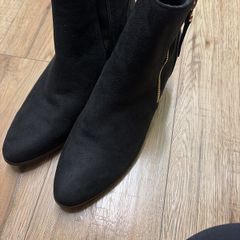 heeled black suede boot Dunnes 7