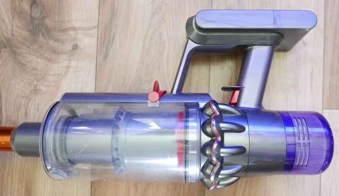 Dyson V15 - (SV22) Detect vacuum (Iron - Nickel) Powerful, intelligent cordless vacuum - in Iron and Nickel (Up to 60 minutes run time)