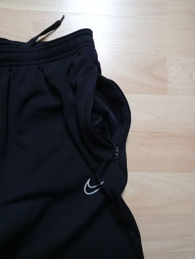 Nike Thermal-Fit Tracksuit (( Immaculate Age 12-13yrs)) Black