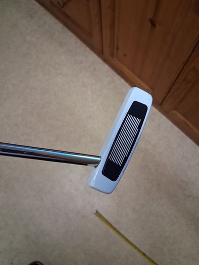 Golf clubs. Junior Set Of Left Handed MacGregor Golf Clubs For 9 To 12 Year Old. Collect In Dublin Or Receive Via Post.