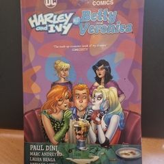 Harley and Ivy Meet Betty and Veronica (Harley Quinn)