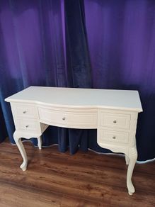 dressing table