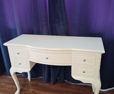 dressing table