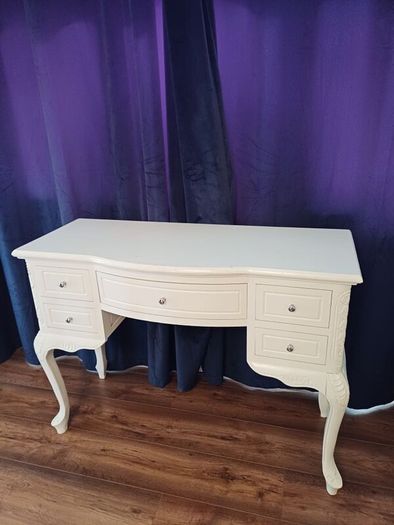 dressing table
