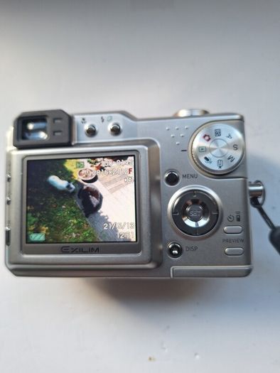 Casio Exilim EX-P600 digital camera with remote