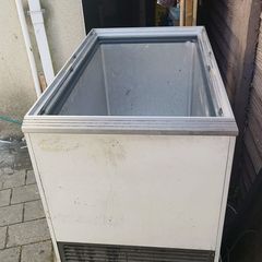Deep freezer