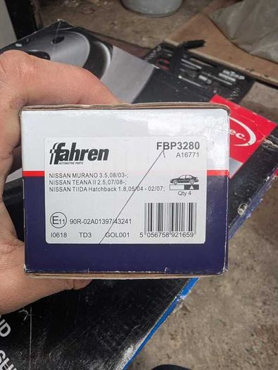 nissan qashqai rear brake discs and pads