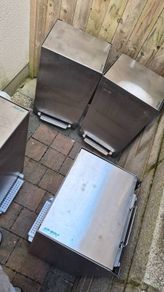 Metal bin