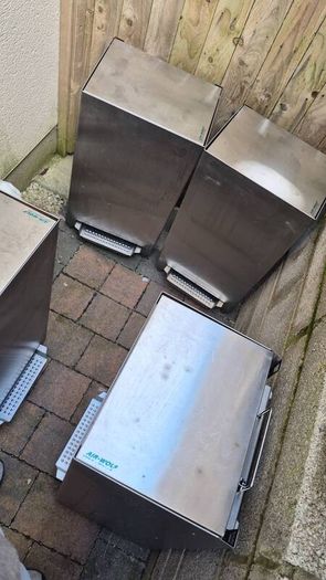 Metal bin