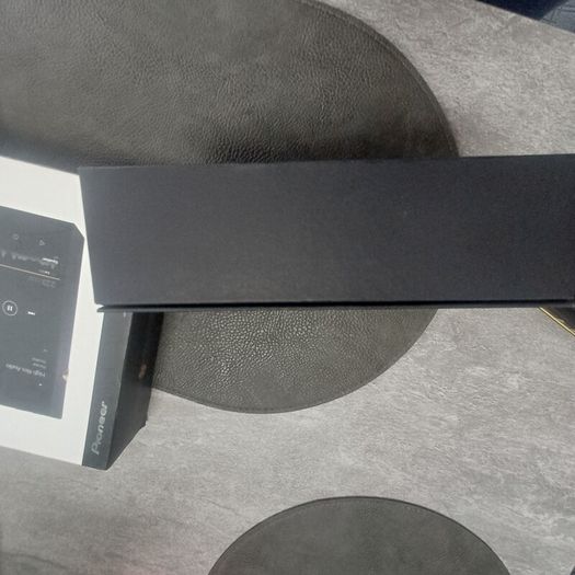 Pioneer  XDP-300R high-res Flagship music player  Dual Ess Dacs fully balanced Preamp and balanced headphone output expandable to 500GB