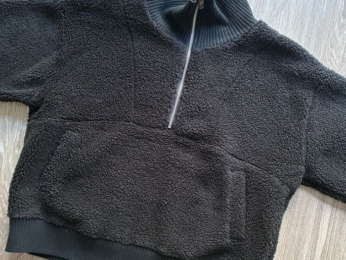 Marks & Spencer Borg textured half-zip sweatshirt in black: Medium - Suit size 10 and 12-14
