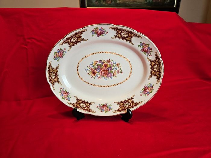 Medium Arklow platter , Larne / Pattern 2384