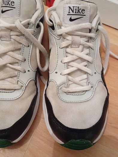 Nike Air Runners Size Uk 4