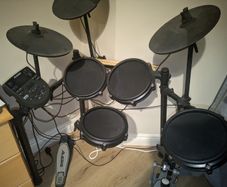Alesis Nitro Mesh EDrum kit